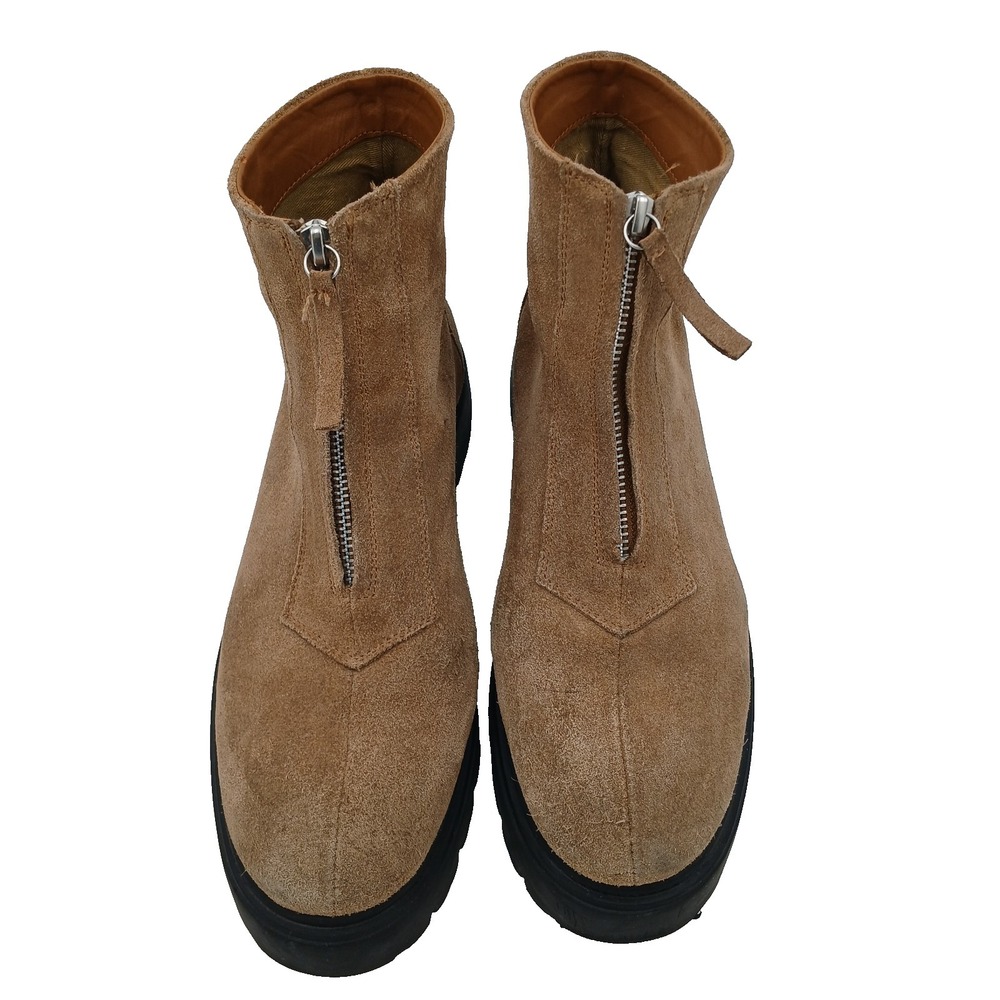 Womens Matisse by Urban Outfitters Margot Sip Leather Bootie in Taupe Brown 9